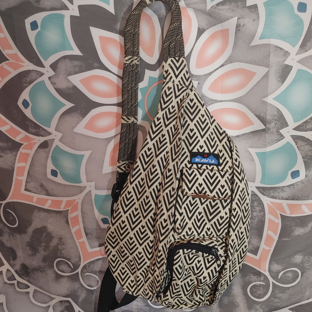 Kavu beige and black geometric sling bag